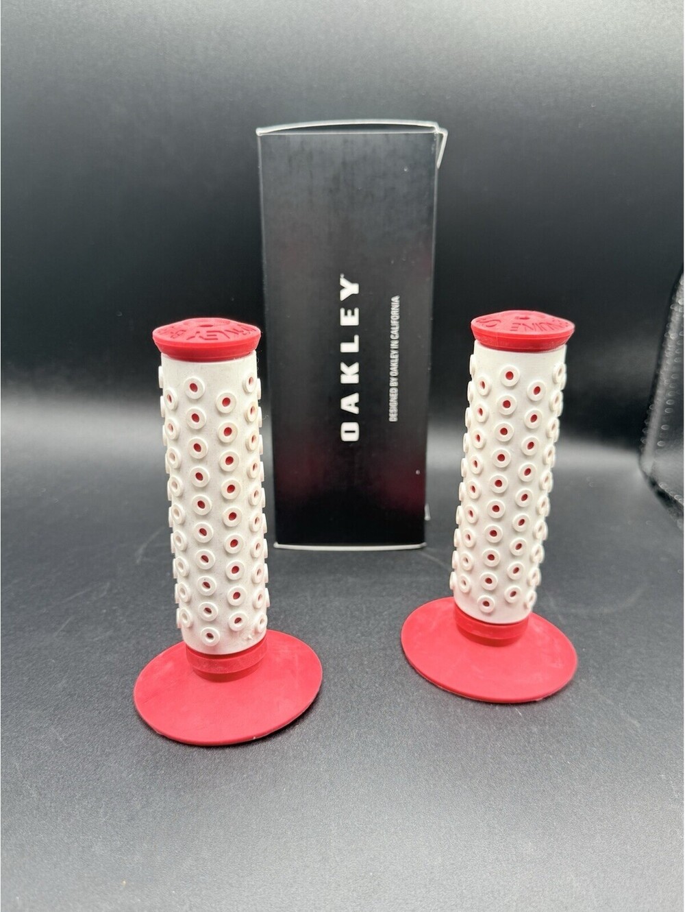 Oakley B1B BMX Bike Grips Red  White Sleeve Vintage BMX 2010 Issue